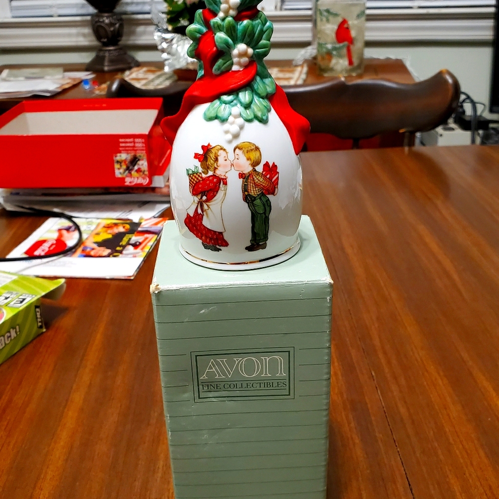 Vintage Avon Porcelain Christmas Bell- 1989
